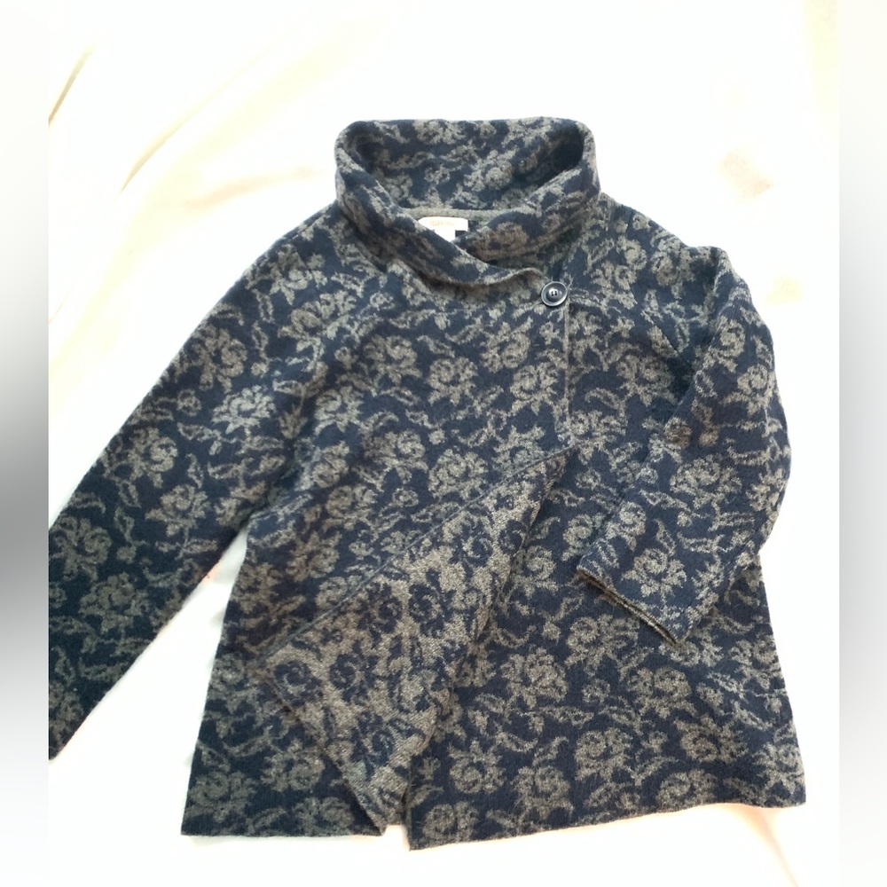 Ellen Tracy Wool Blend  Gray and Navy Floral Patterned Knit Top